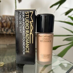 MAC Studio Radiance Serum Powdered in N18